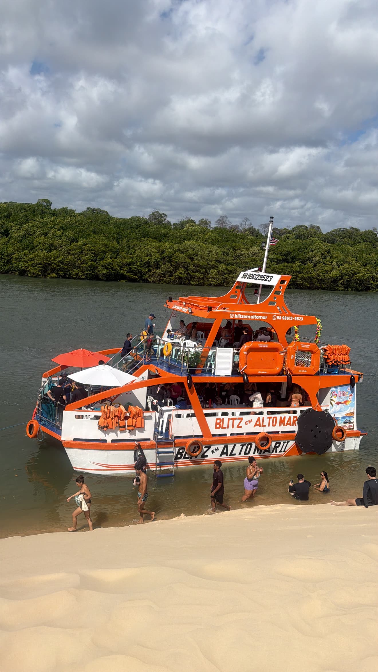 Foto de Passeio nautico Blitz em alto mar